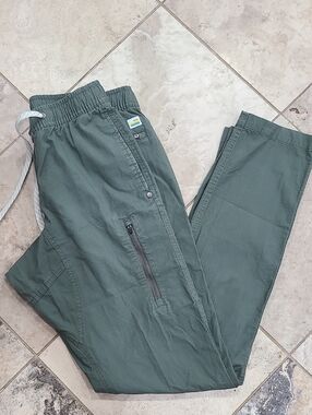 Vuori Olive Green Drawstring Cargo Joggers for Men